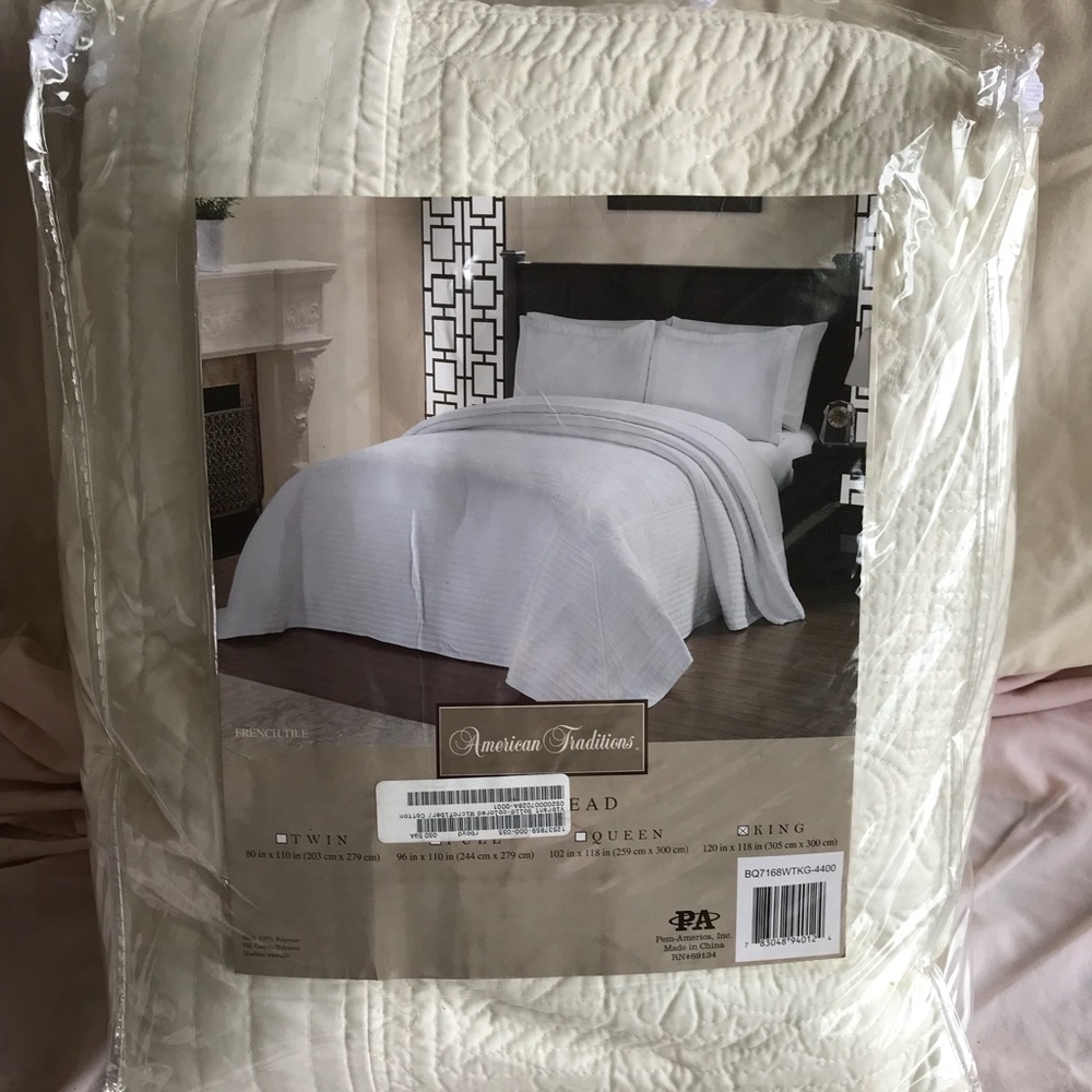 Cream king quilt new